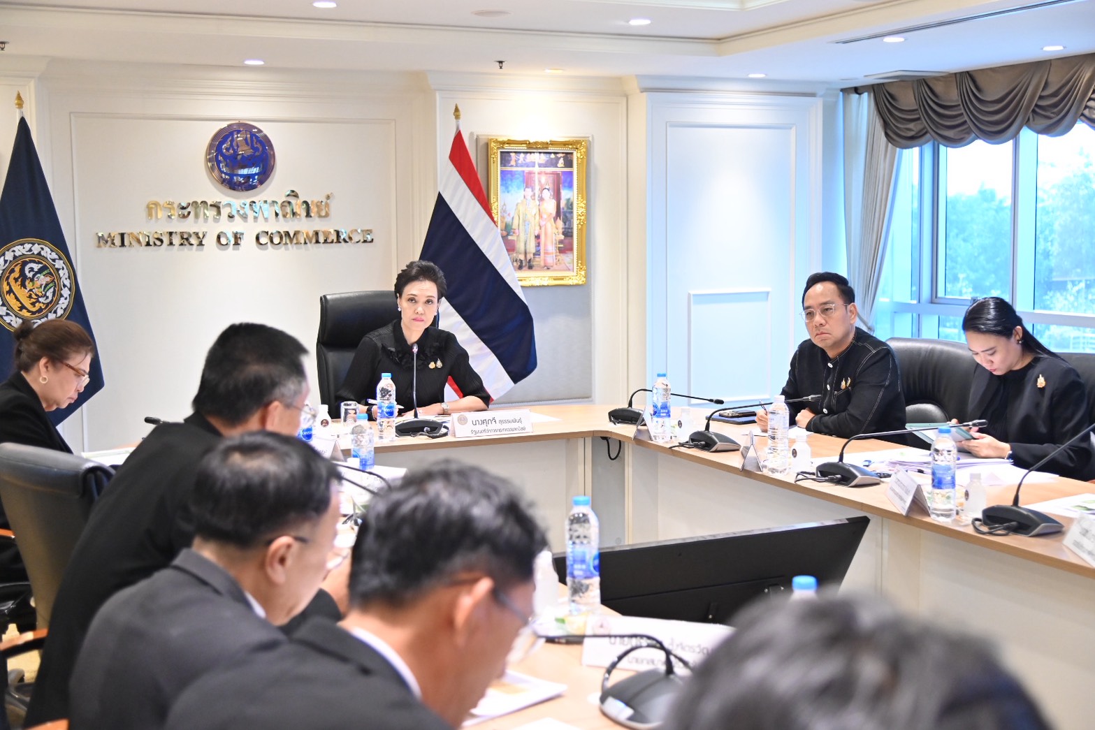 ข่าวเลขที่ 33/2568 พาณิชย์ หารือ 4 สมาคมข้าวและพืชไร่ รับฟังปัญหา ข้อเสนอแนะ เตรียมมาตรการดูแลราคาข้าวและพืชผลทางการเกษตร ก่อนเข้า นบข. 18 พ.ย.นี้ (14 พฤศจิกายน 2568)