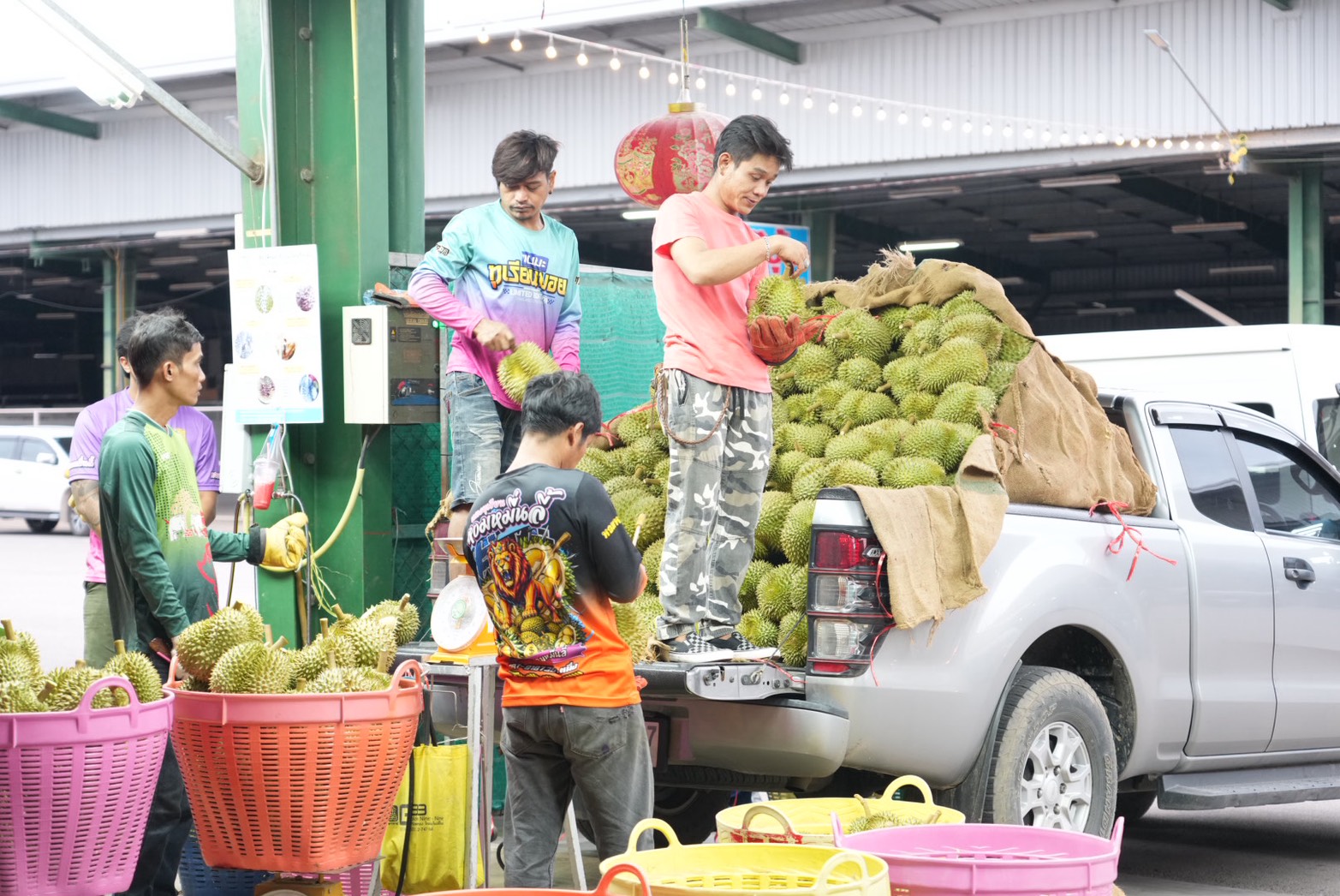 ข่าวเลขที่ 214/2569 กรมการค้าภายในเชื่อม “ตลาดมรกต–ตลาดสี่มุมเมือง” ขยายช่องทางผลไม้ใต้ ดึงตลาดต้นทาง–ปลายทางสร้างดีมานด์ รองรับผลผลิตสู่ผู้บริโภค (29 สิงหาคม 2569)