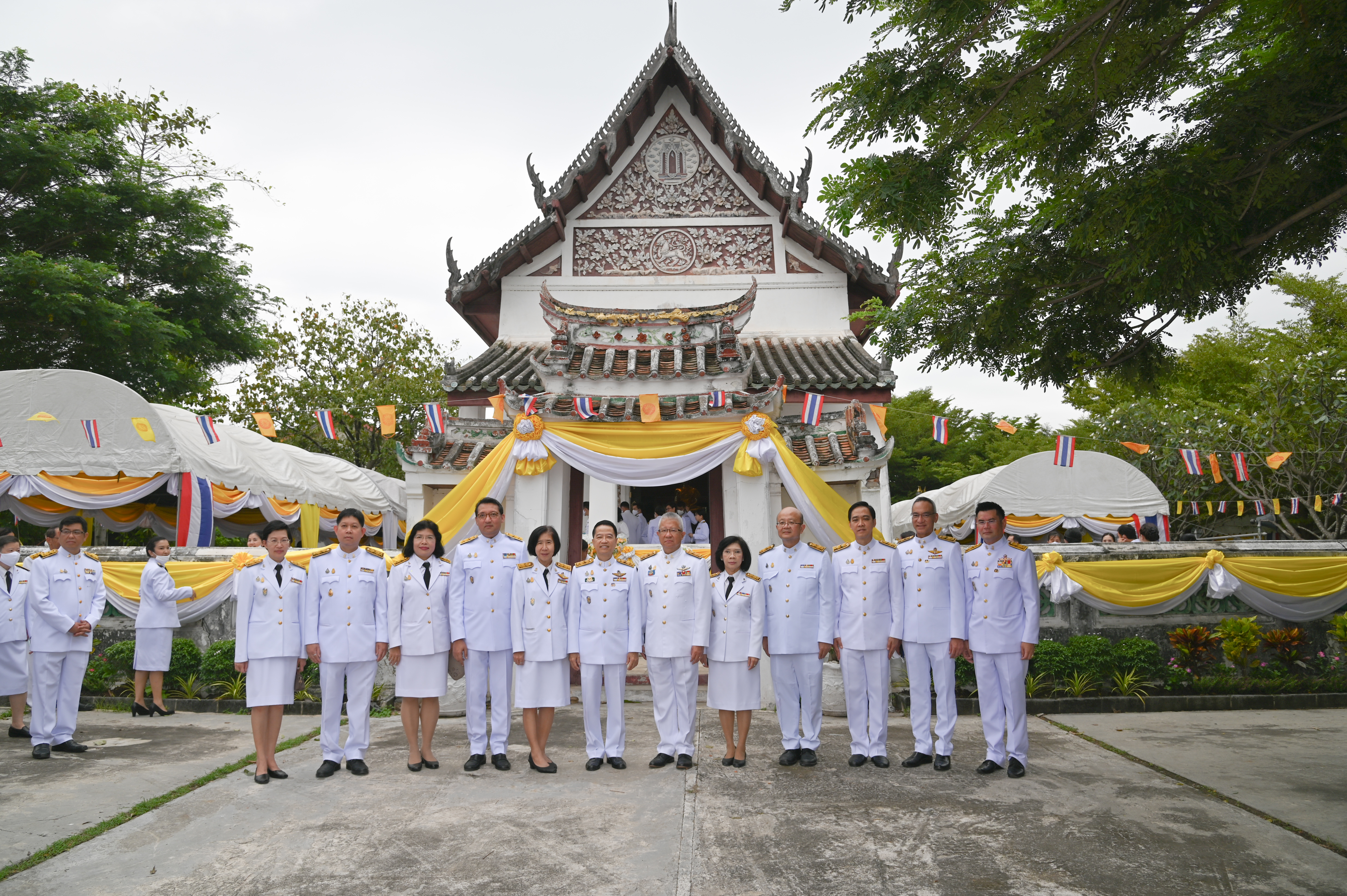 อธิบดีกรมการค้าภายใน ร่วมพิธีถวายผ้าพระกฐินพระราชทาน