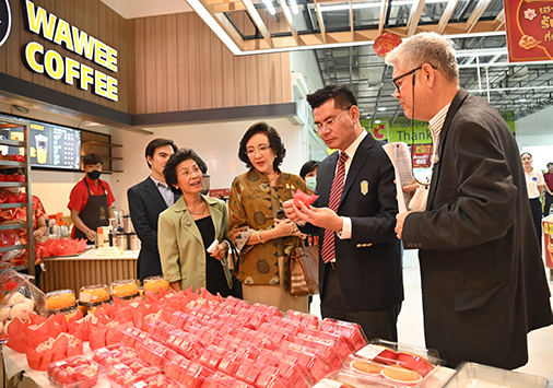  พาณิชย์ติดตามการเข้าร่วม "พาณิชย์สั่งลุย... ลดราคาตรุษจีน ปีมังกรทอง 2024"