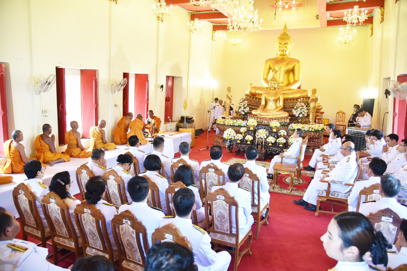 รองอธิบดีเข้าร่วมพิธีถวายผ้าพระกฐินพระราชทานกระทรวงพาณิชย์