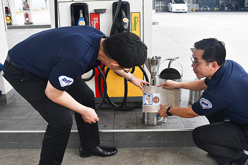 พาณิชย์ติดตามสถานการณ์ราคาสินค้าก่อนช่วงเทศกาลสงกรานต์ พร้อมตรวจความเที่ยงตรงเครื่องชั่ง และมาตรวัดน้ำมันเชื้อเพลิง