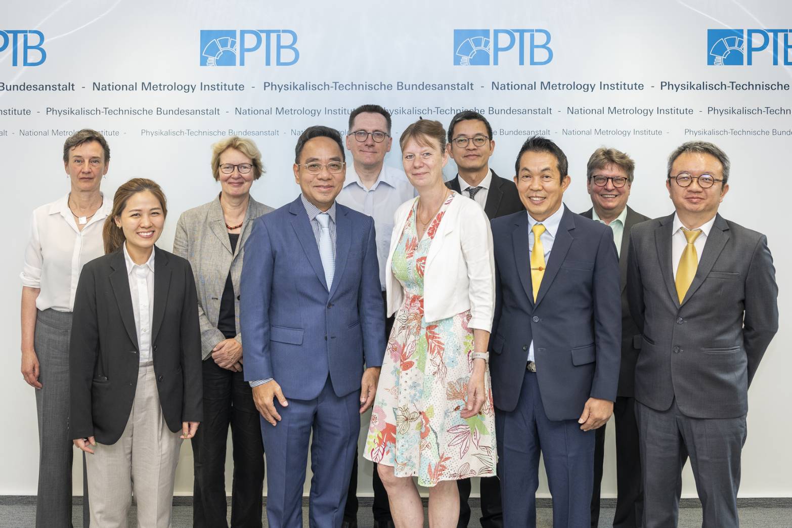 “กรมการค้าภายใน“ เดินหน้าพัฒนามาตรฐานชั่งตวงวัด ร่วมมือเยอรมนีถ่ายทอดองค์ความรู้ EV Charger