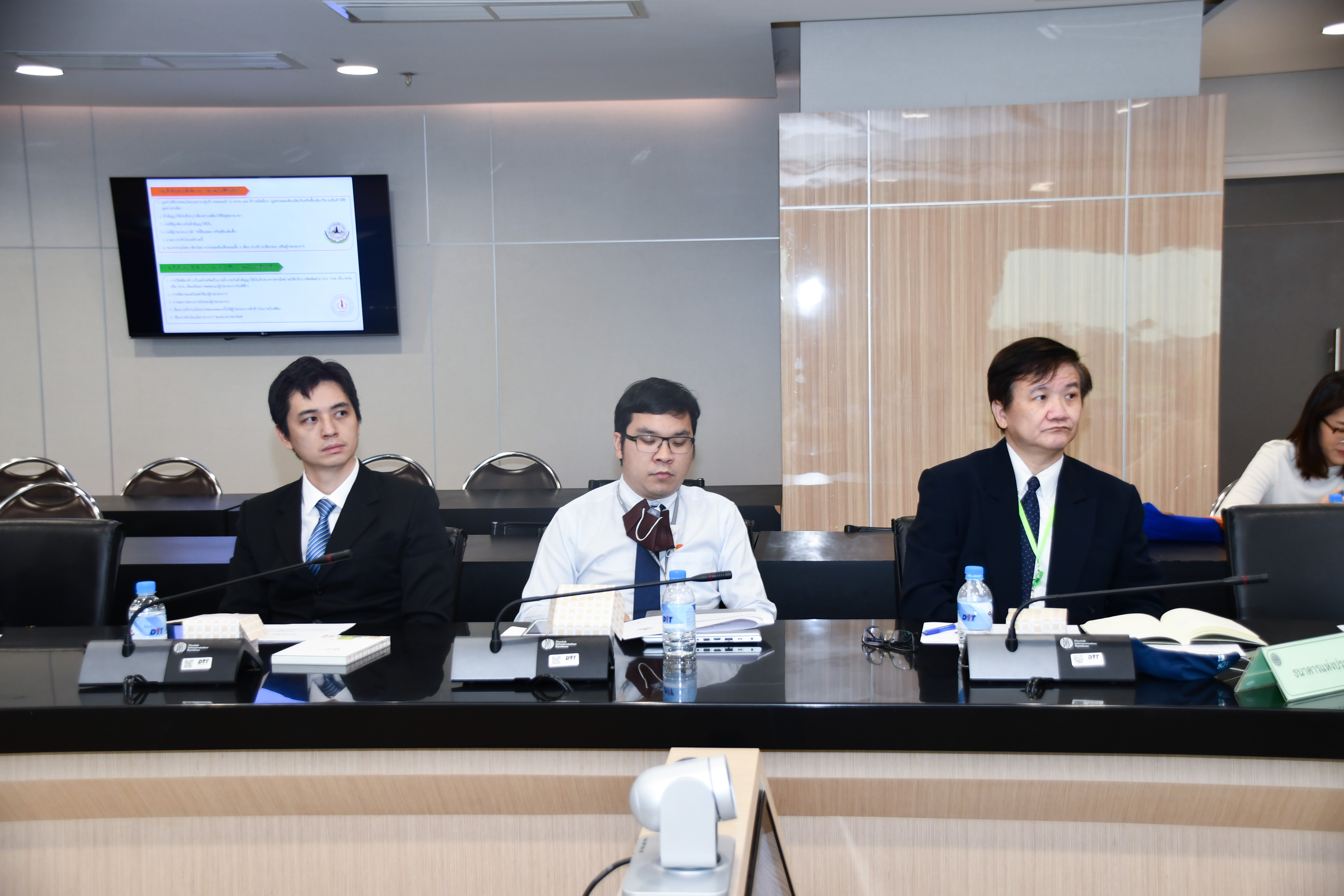 การประชุมหารือการขาดสภาพคล่องของผู้ประกอบการค้าข้าวในการรับซื้อข้าวเปลือกจากเกษตรกร