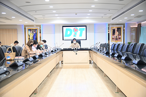 พาณิชย์ติดตามสถานการณ์ปริมาณเเละราคาสินค้าช่วงภาวะน้ำท่วม