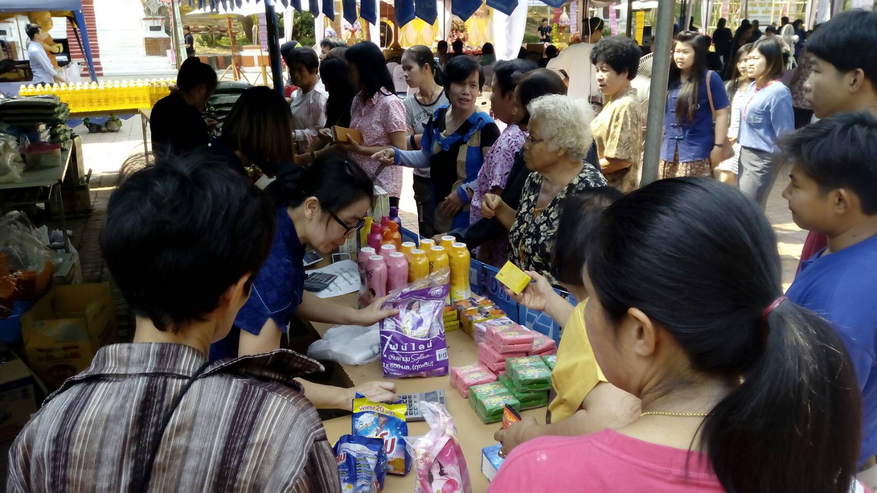 11194_สินค้าจำหน่ายในงาน.jpg