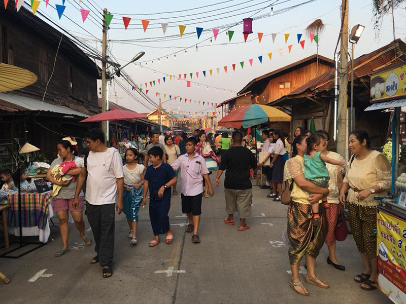 57104_บรรยากาศร้านค้า 2.jpg