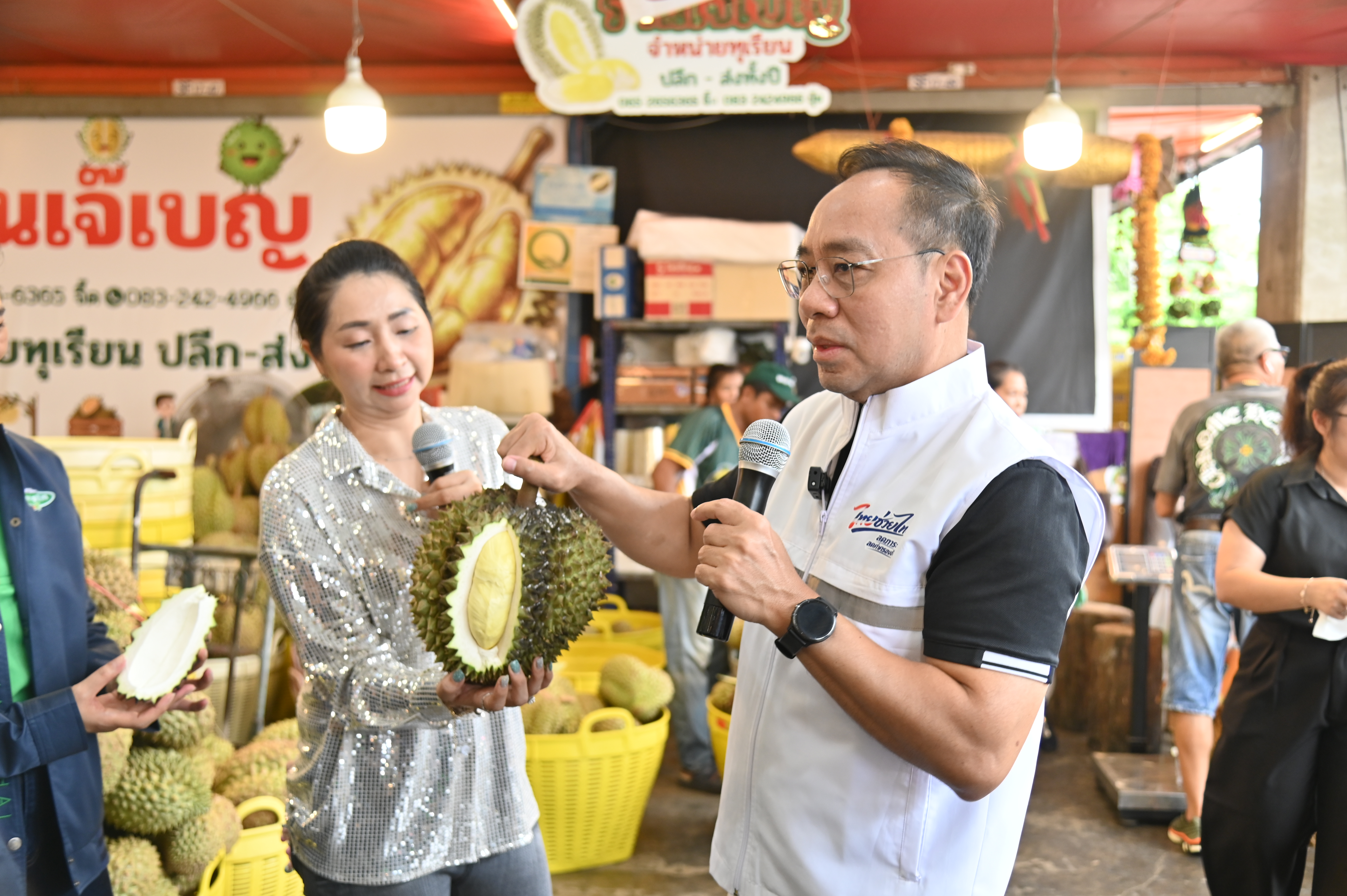 ข่าวเลขที่ 158/2569 พาณิชย์ลุยบริหารจัดการผลไม้ปี 69 ดึงตลาดกลาง–ตลาดสดทั่วประเทศดูดซับผลผลิต หนุนรายได้เกษตรกร (6 มิถุนายน 2569)