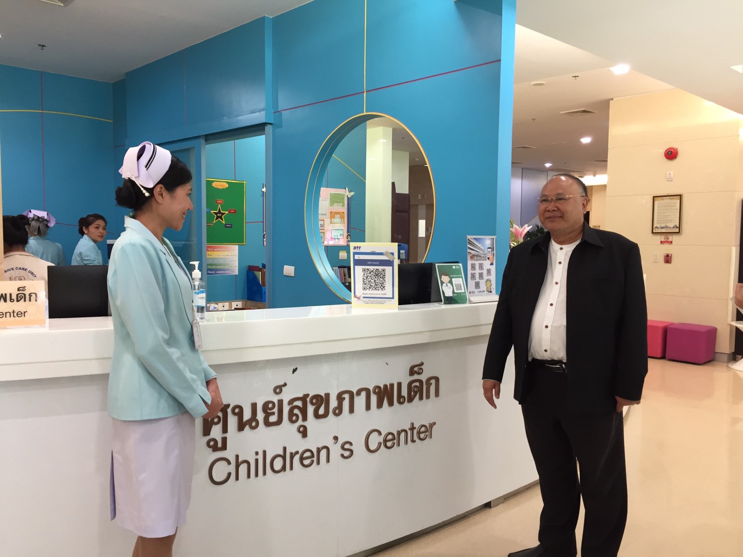 รองอธิบดีกรมการค้าภายใน ลงพื้นที่ติดตามการแสดงคิวอาร์โค้ด ของโรงพยาบาลเอกชนในพื้นที่จังหวัดชลบุรี