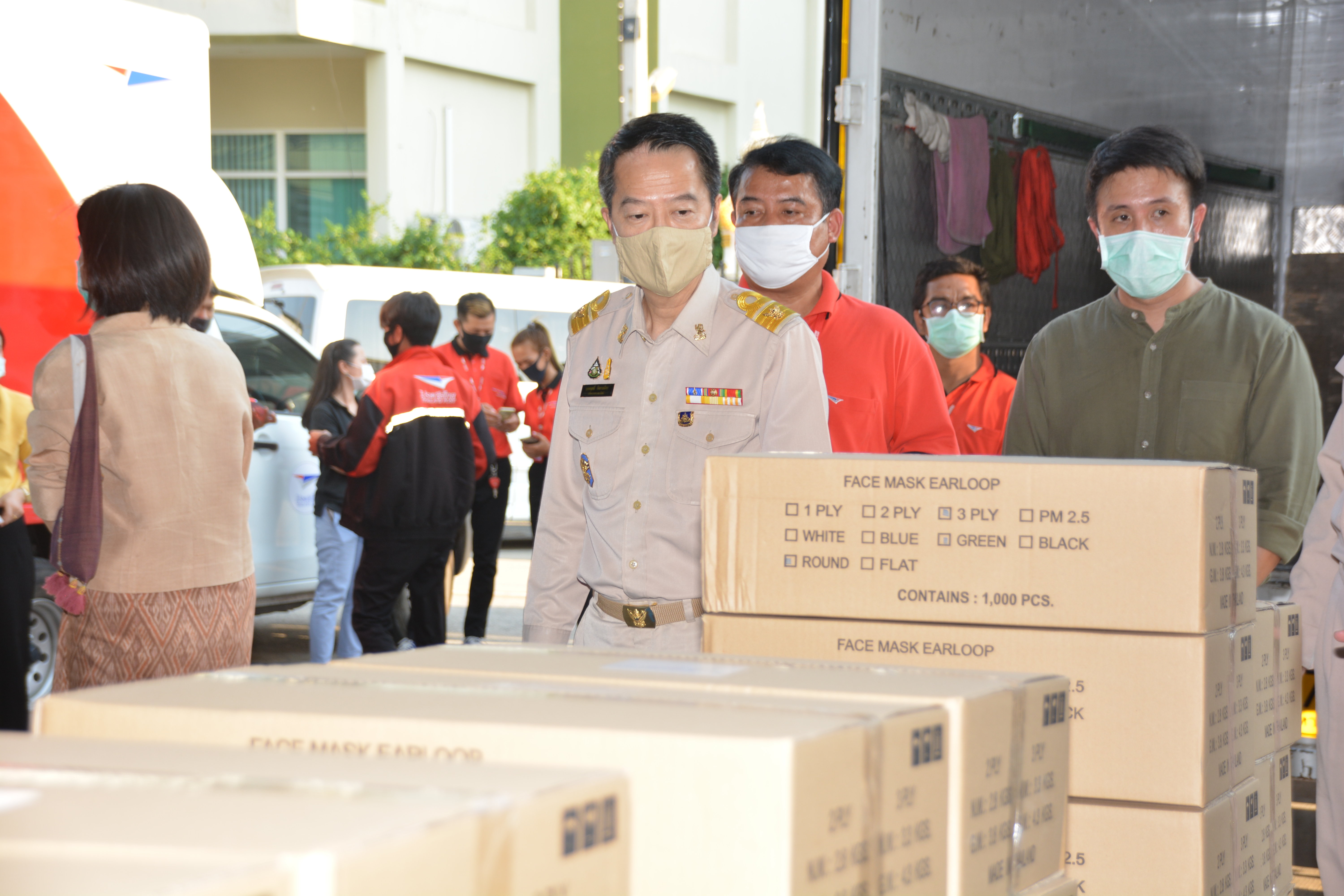 ปลัดกระทรวงพาณิชย์ ลงพื้นที่ตรวจหน้ากากอนามัย ก่อนส่งตรง 22 จังหวัด