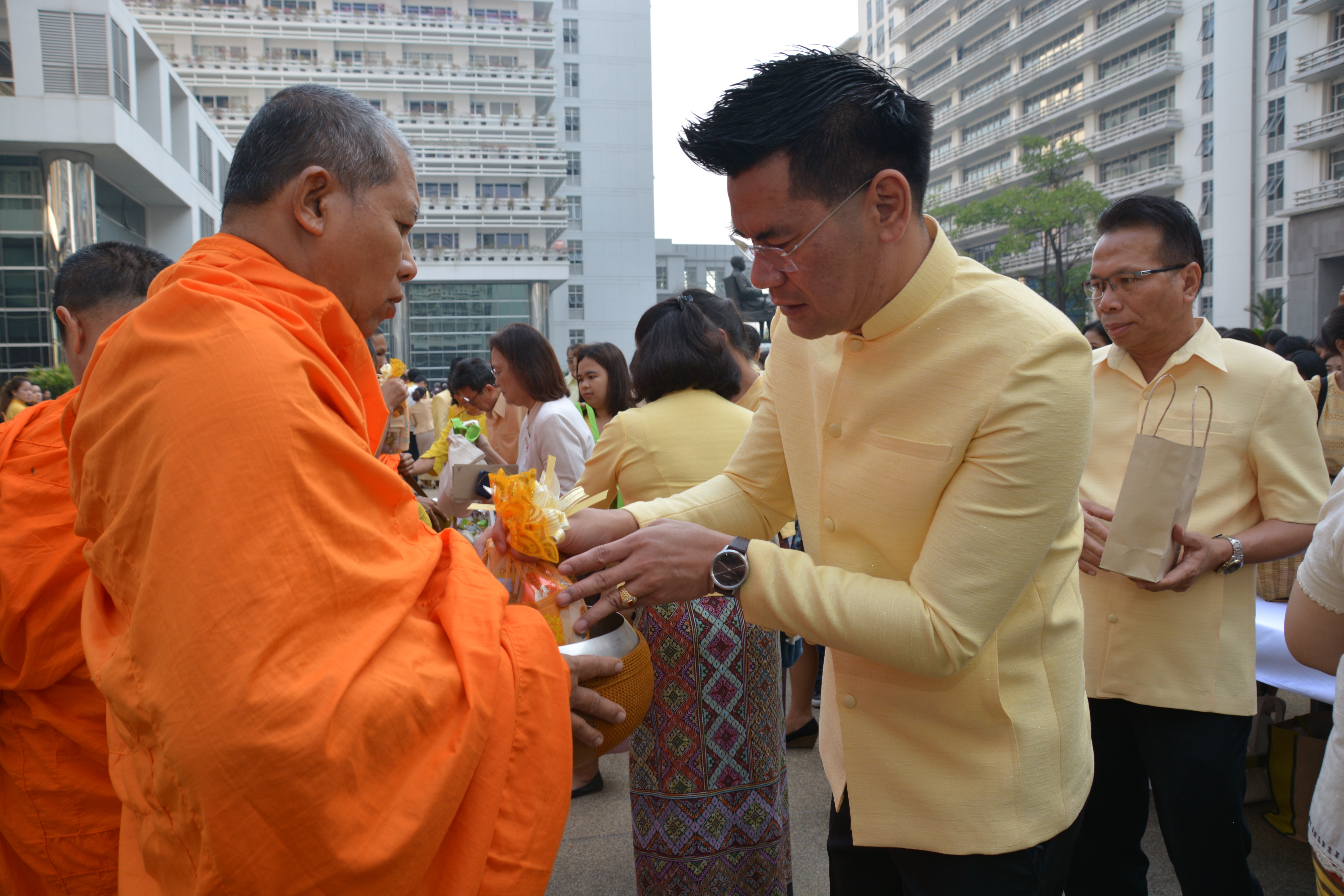 พิธีทำบุญตักบาตรเนื่องในโอกาสวันขึ้นปีใหม่ ปี 2563