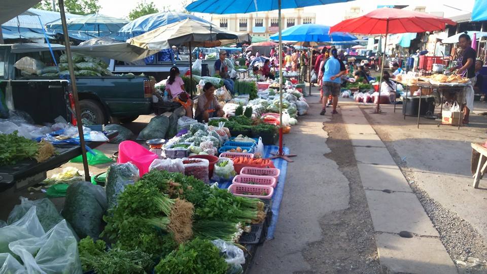 33467_ด้านหน้าตลาด.jpg