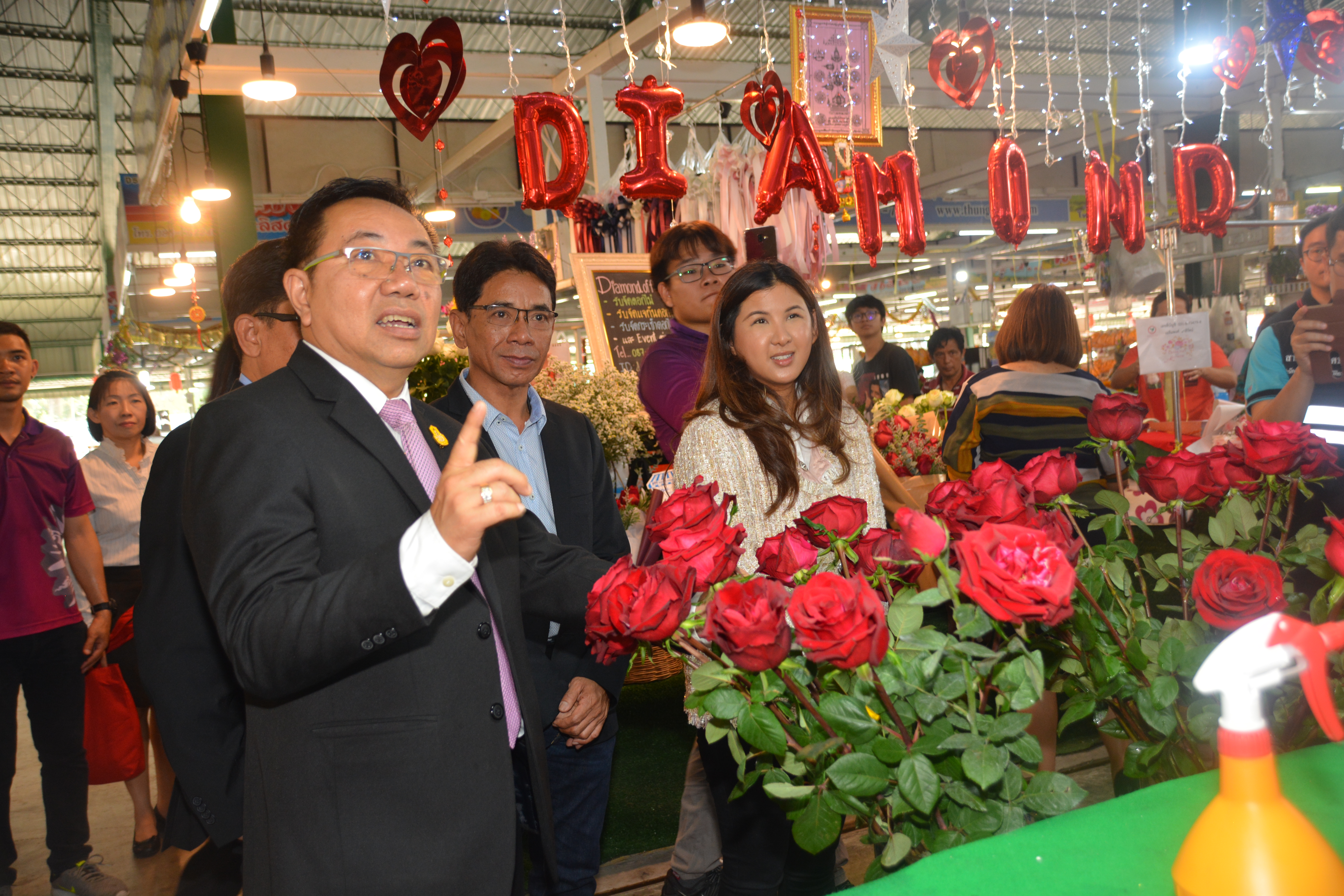 กิจกรรม "ประชาสัมพันธ์การเป็นตลาดกลางดอกไม้และไม้ดอกไม้ประดับในความส่งเสริมของกรมการค้าภายใน"