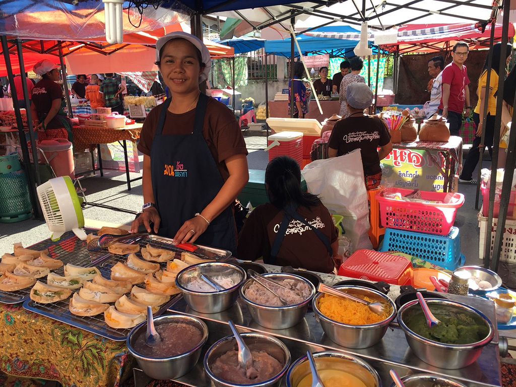 67779_แผงค้าขนมหวาน.jpg