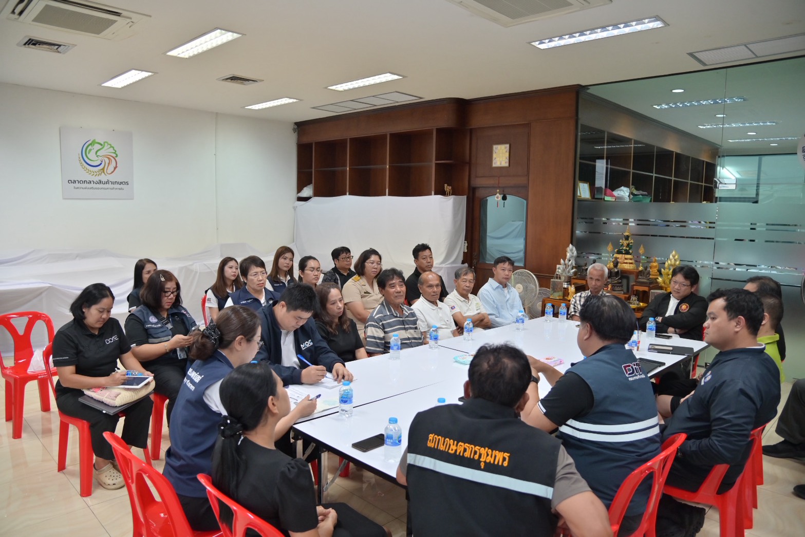 DIT ลงพื้นที่เยี่ยมชมและติดตามสถานการณ์การผลิตและการตลาดมะพร้าว