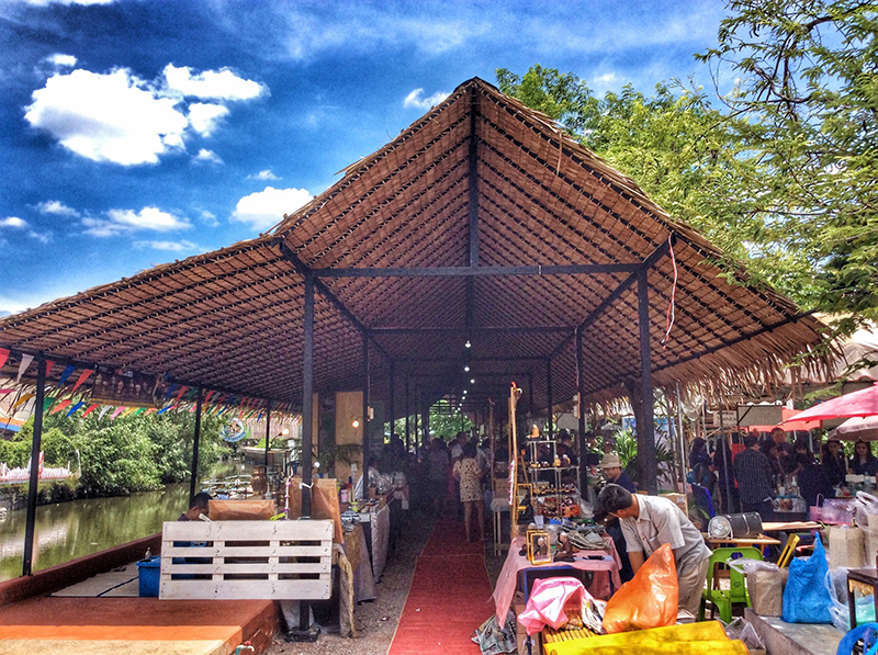 46704_หน้าตลาด.jpg