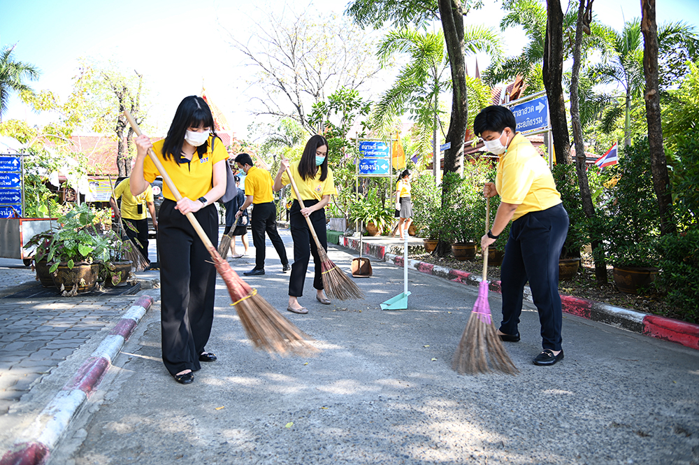  กิจกรรมจิตอาสาพระราชทาน "กวาดวัด กวาดใจ"