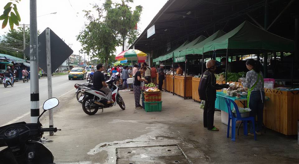 22663_ด้านหน้าตลาด.jpg