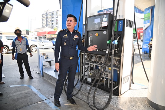 ตรวจสถานีบริการน้ำมัน  สร้างความมั่นใจให้ประชาชน