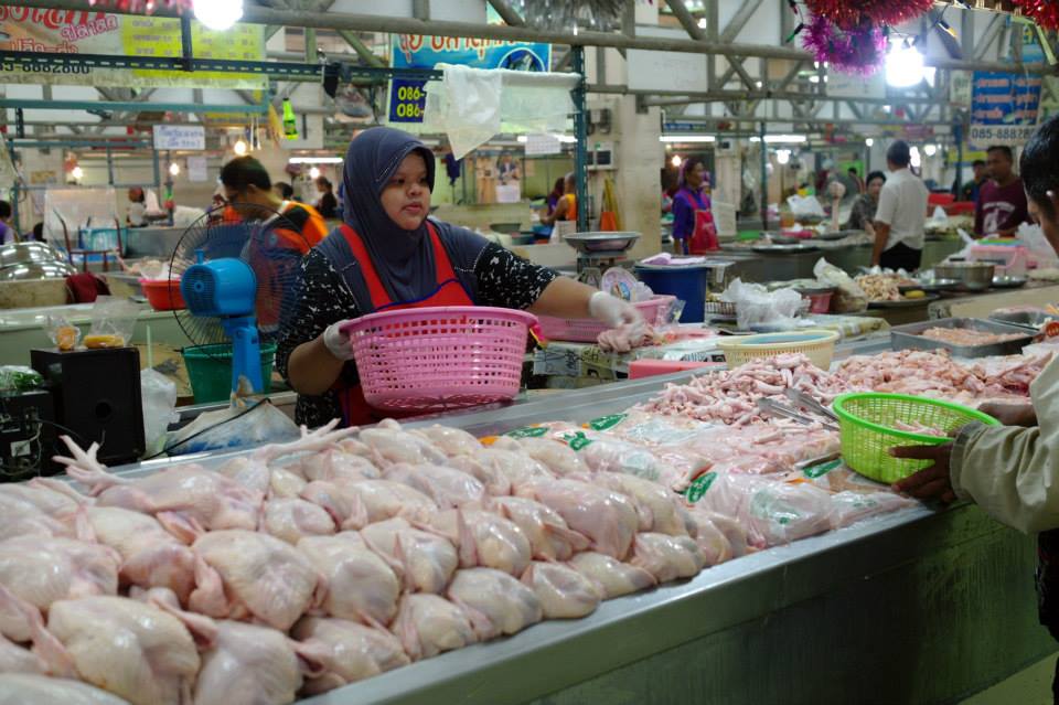 44088_แผงค้า ไก่.jpg