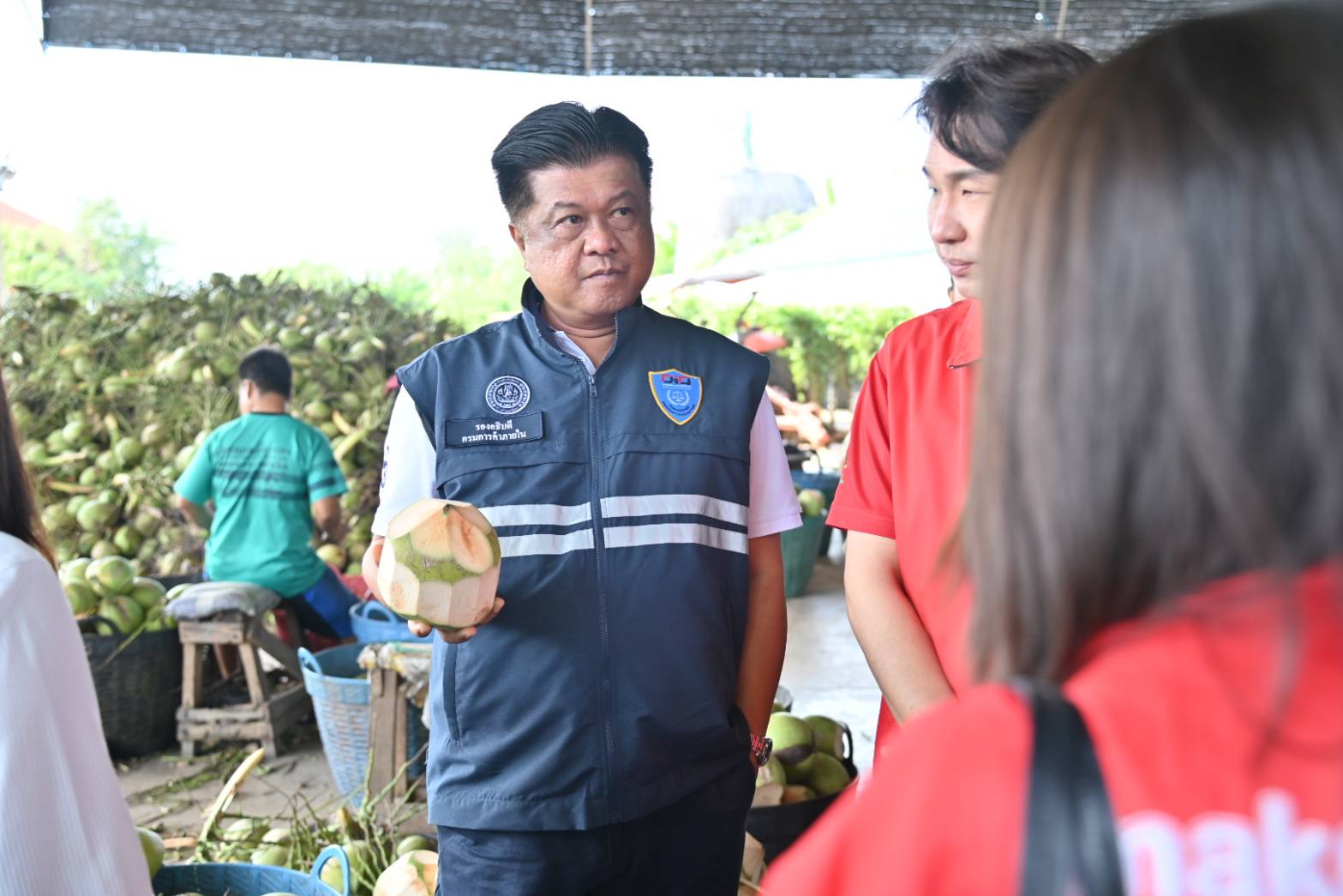 DIT จับมือ CP Axtra เร่งระบายมะพร้าวน้ำหอมราชบุรี