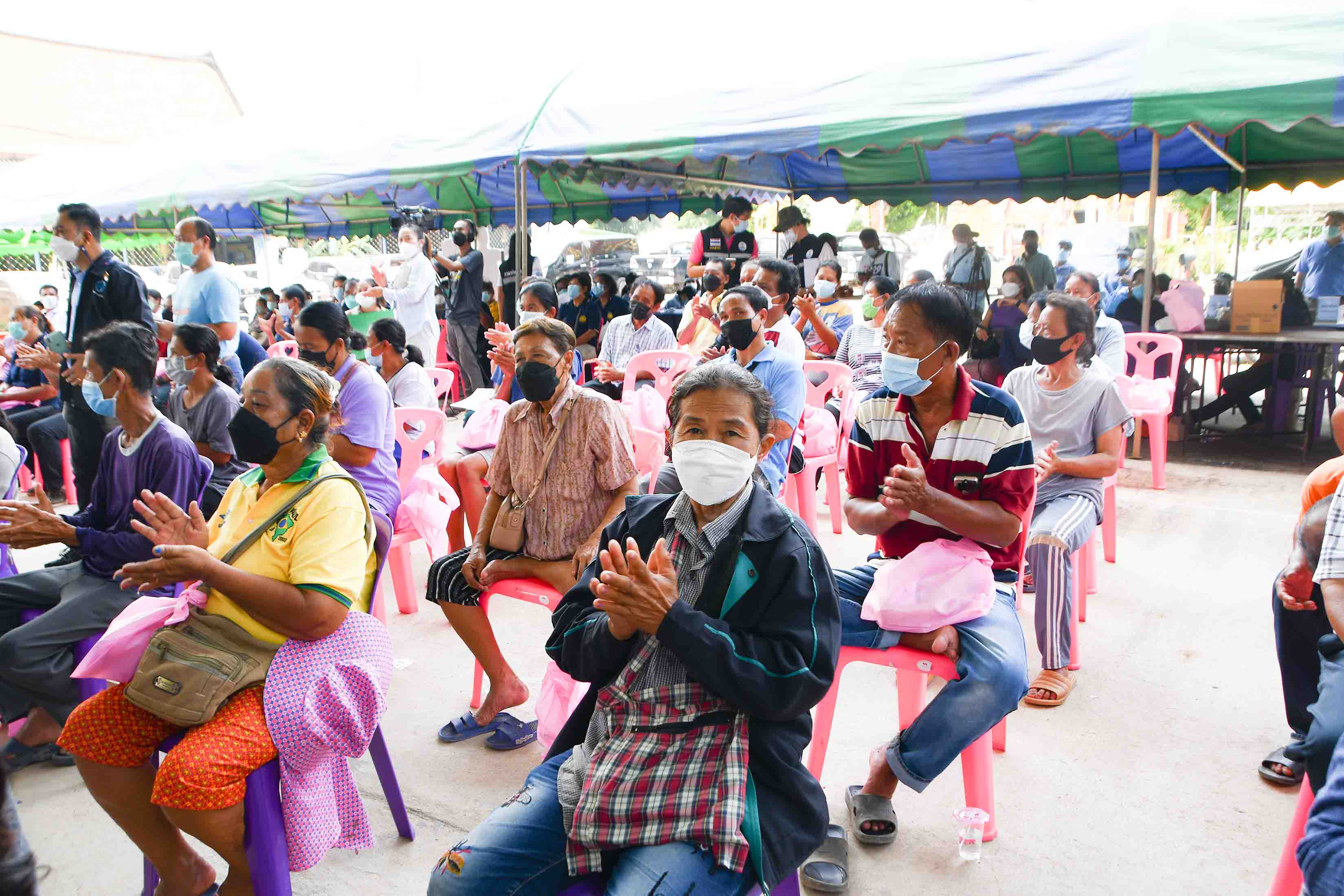 อธิบดีร่วมลงพื้นที่ติดตามโครงการประกันรายได้เกษตรกรผู้ปลูกข้าว มันสำปะหลัง และข้าวโพดเลี้ยงสัตว์