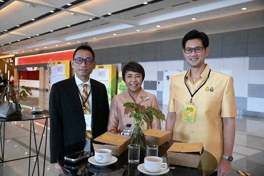 กรมการค้าภายใน ร่วมในพิธีเปิดงาน  Crafts Bangkok 2023