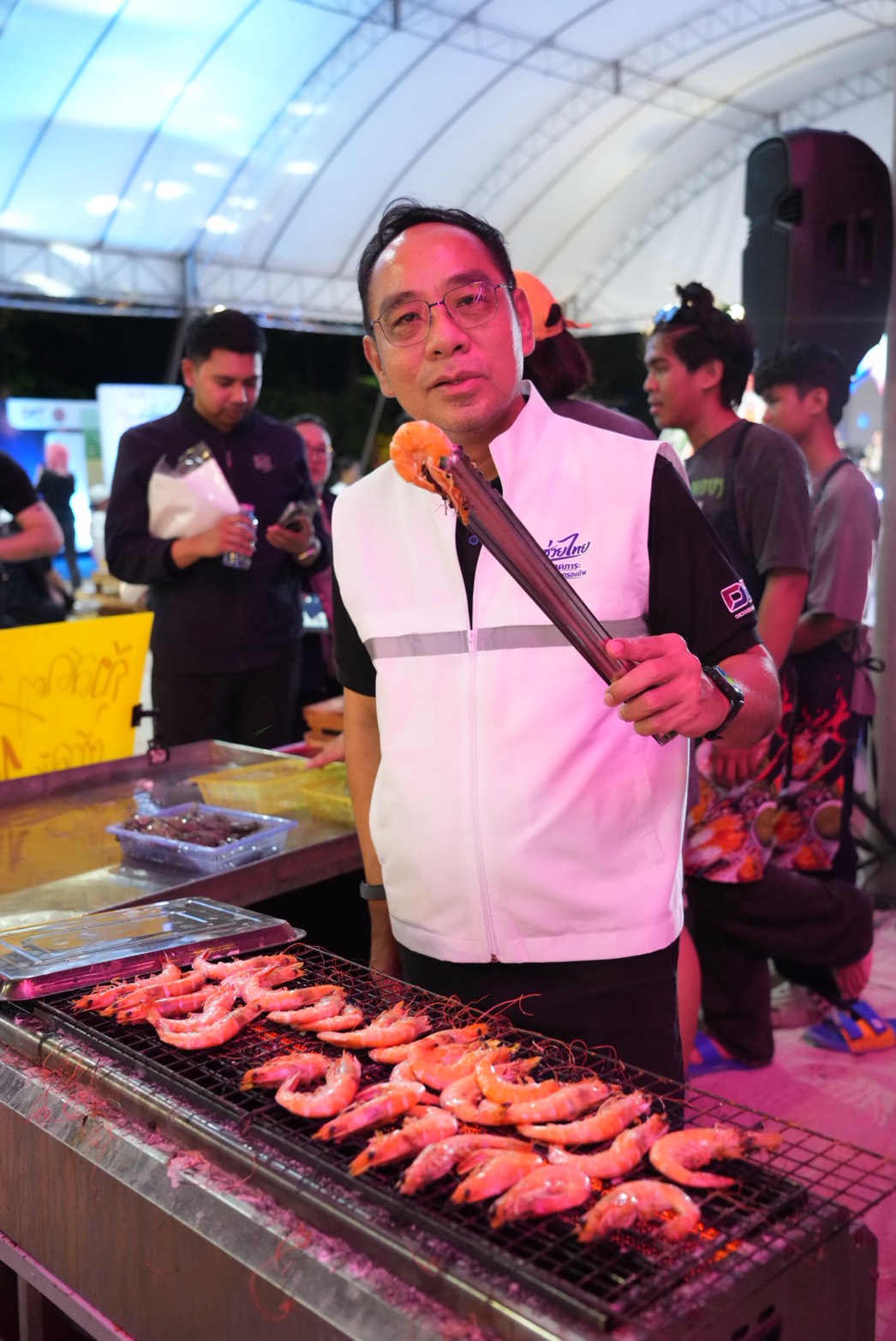 ข่าวเลขที่ 174/2569 คึกคัก! พาณิชย์โชว์ศักยภาพกุ้งไทยระดับโลก จัด “ไทยช่วยไทยพลัส : ต้องชม ต้องกินกุ้ง” ที่ภูเก็ต กระตุ้นบริโภคตลาดท่องเที่ยว (27 มิถุนายน 2569)