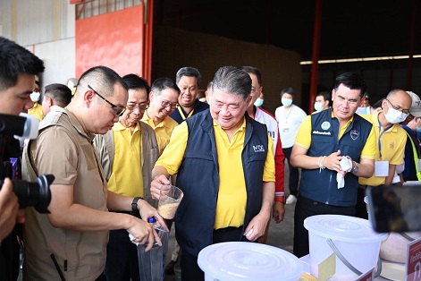 พาณิชย์ตรวจสอบคุณภาพข้าวสาร ในสต๊อกของรัฐบาล