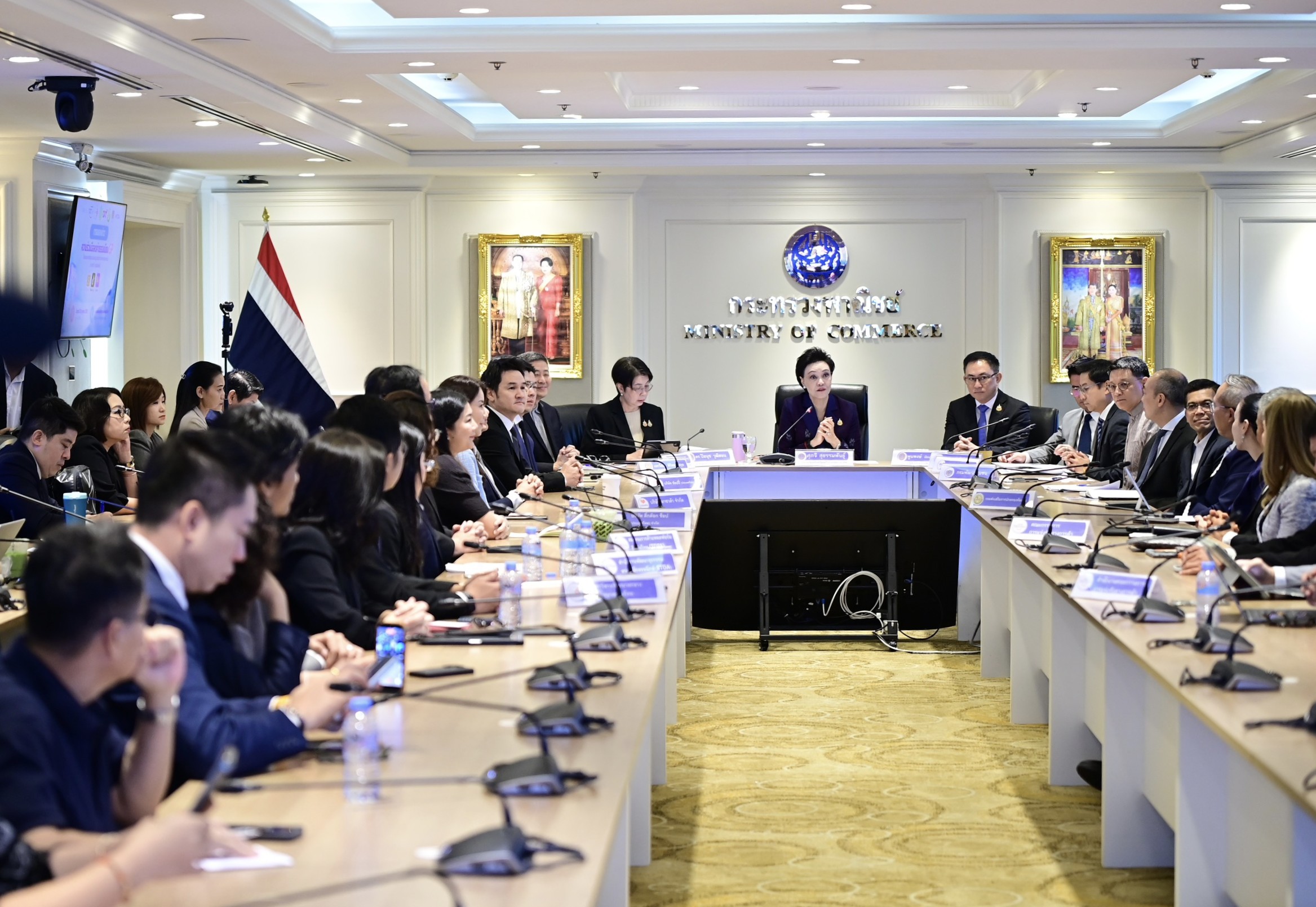 ข่าวเลขที่ 16/2570 “ศุภจี” ผนึกหน่วยงานรัฐ–แพลตฟอร์ม ลดค่าธรรมเนียม GP สำเร็จ! ช่วย SMEs สร้างกติกาการค้าโปร่งใส เป็นธรรมพร้อมเร่งยกร่าง พ.ร.บ.เศรษฐกิจแพลตฟอร์มดิจิทัล ดูแลทุกภาคส่วนในระยะยาว (28 ตุลาคม 2569)