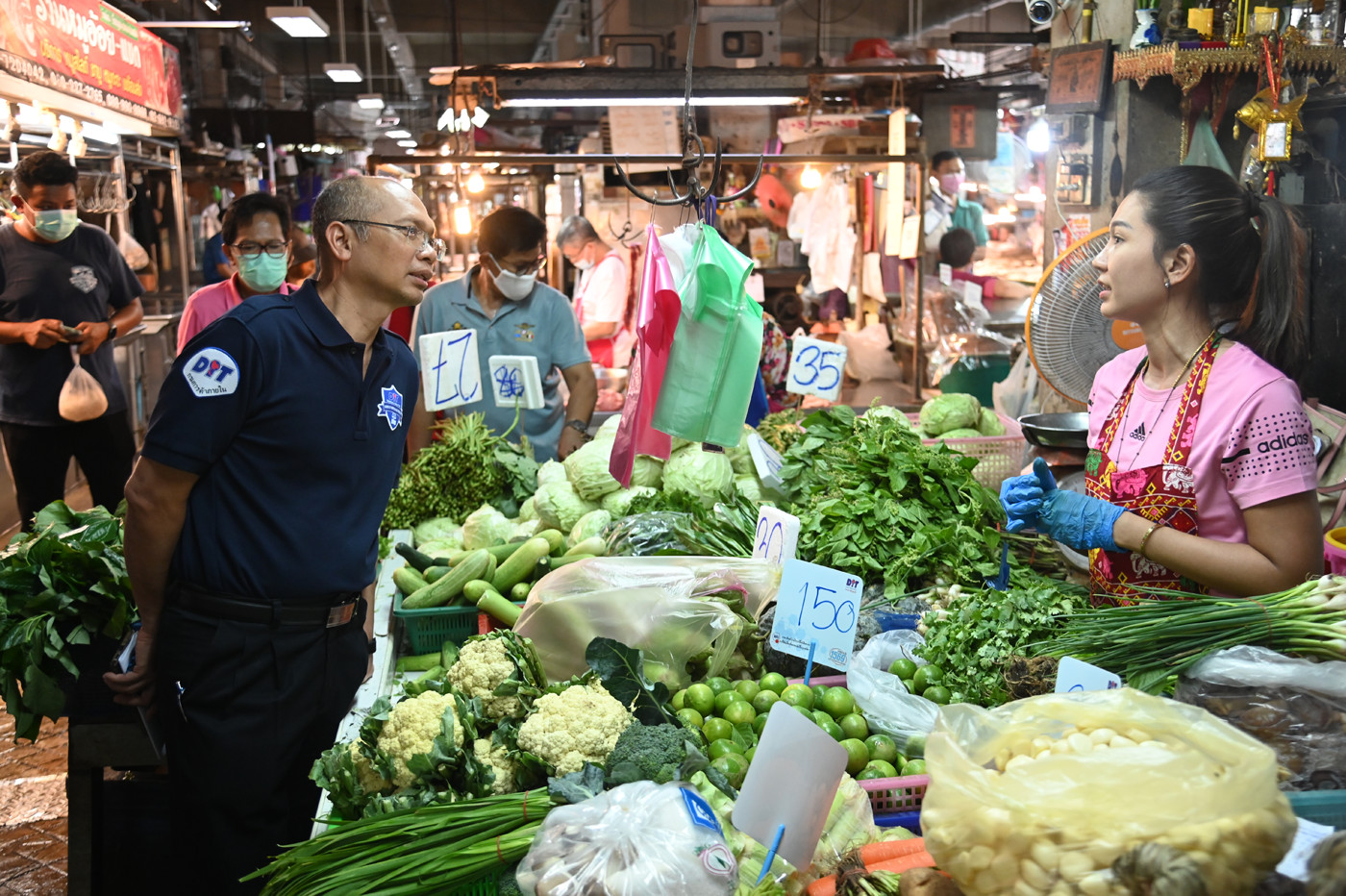 พาณิชย์ตรวจชุดสังฆทานช่วงวันวิสาขบูชาและติดตามราคาสินค้าอุปโภคบริโภค