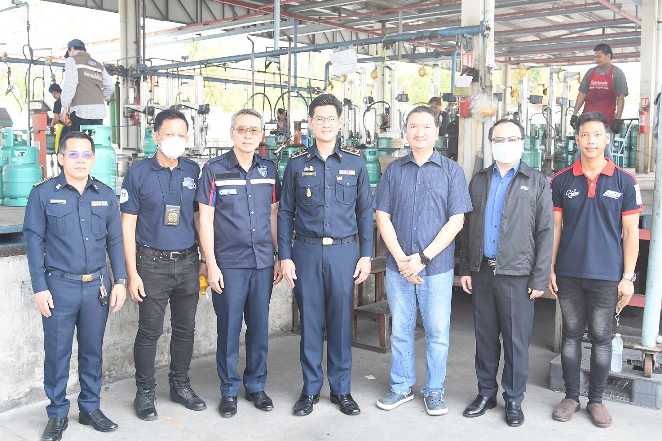 "พาณิชย์" ตรวจสอบการบรรจุก๊าซหุงต้ม และตรวจสอบเครื่องชั่งน้ำหนักกระเป๋าสัมภาระ