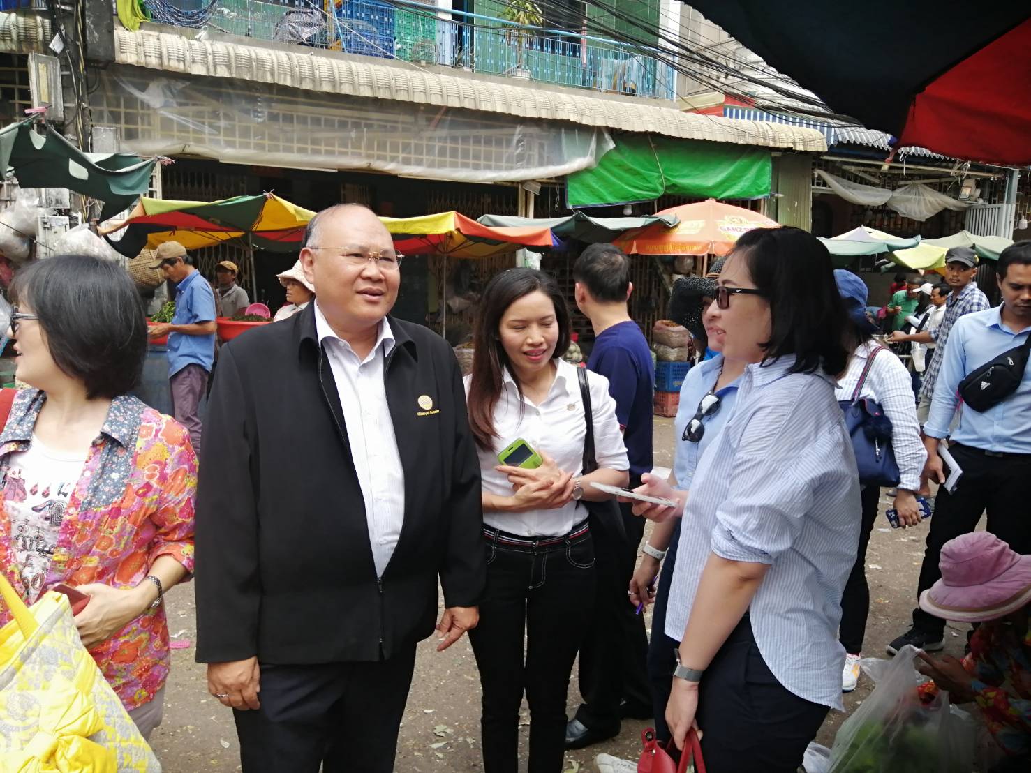 รองอธิบดีกรมการค้าภายใน เดินทางไปยังกรุงพนมเปญ ประเทศกัมพูชา เพื่อศึกษาความต้องการสินค้าเกษตรตลาด