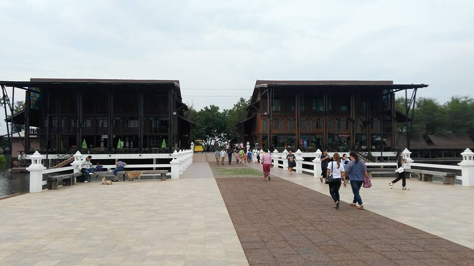45487_ทางเดินเข้าไปไหว้หลวงปู่ทวด.jpg