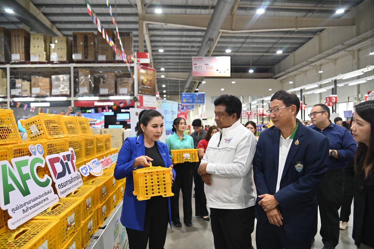 ข่าวเลขที่ 163/2569 “ค้าภายใน” ผนึกกำลังภาคเอกชน ช่วยเงาะสีทองตราด เพิ่มช่องทางจำหน่ายทั่วประเทศ (12 มิถุนายน 2569)
