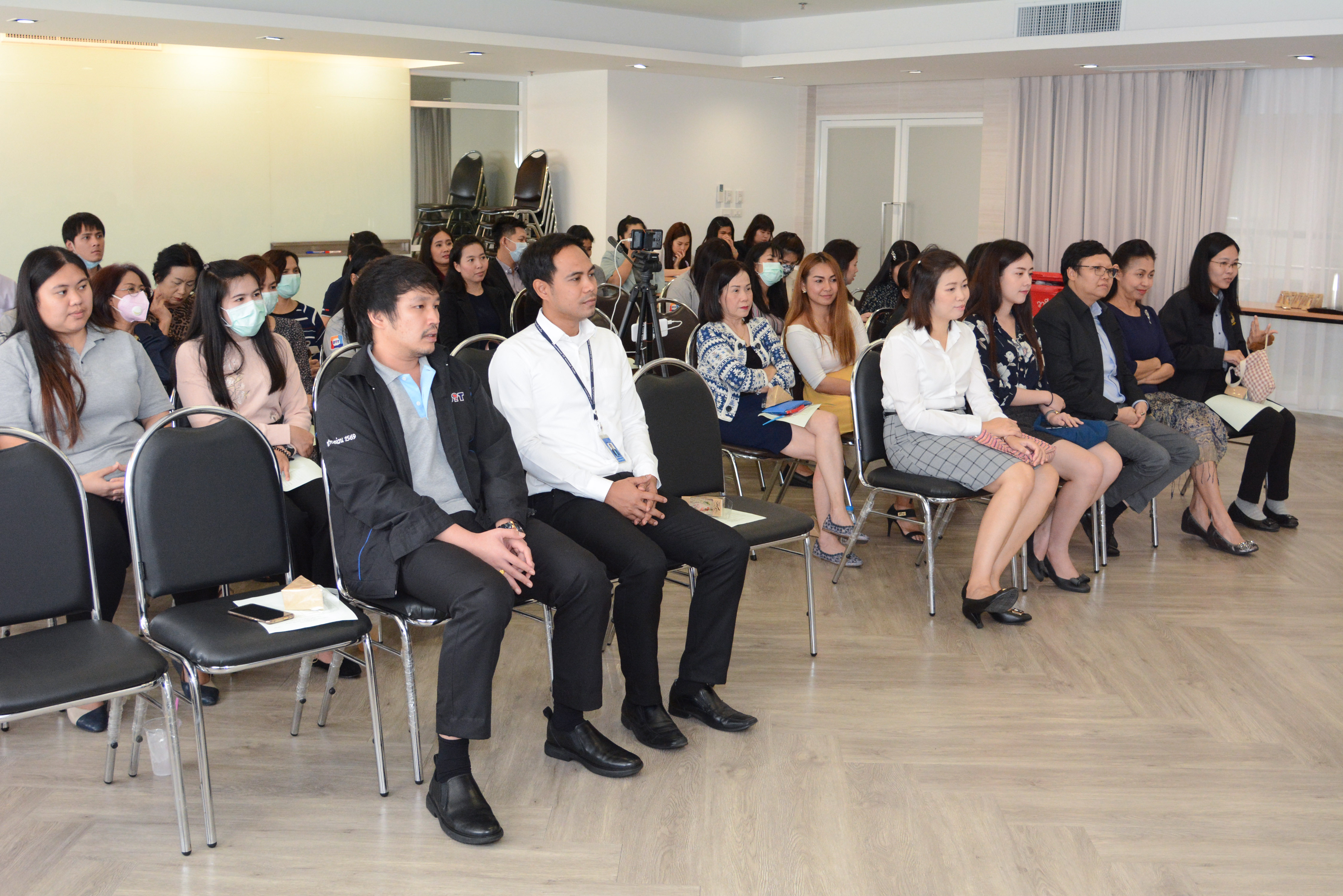 เสวนาถ่ายทอดประสบการณ์ “เส้นทางการทำงาน...สู่ความสำเร็จ”