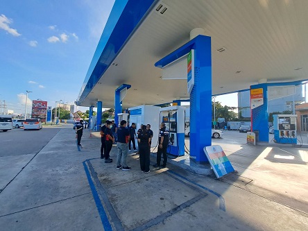 กรมการค้าภายในตรวจมาตรวัดปริมาณน้ำมัน และรณรงค์ การปิดป้ายราคา ในช่วงเทศกาลปีใหม่