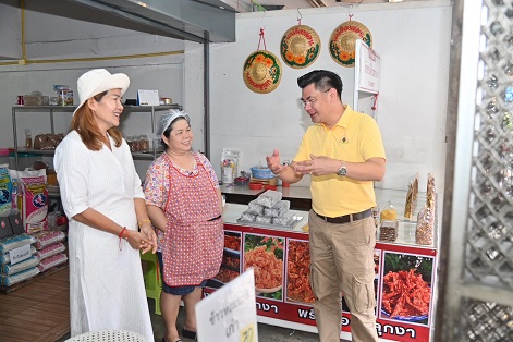 พาณิชย์ติดตามสถานการณ์ราคาสินค้า จุดจำหน่ายของฝากสำคัญ จ.เชียงใหม่