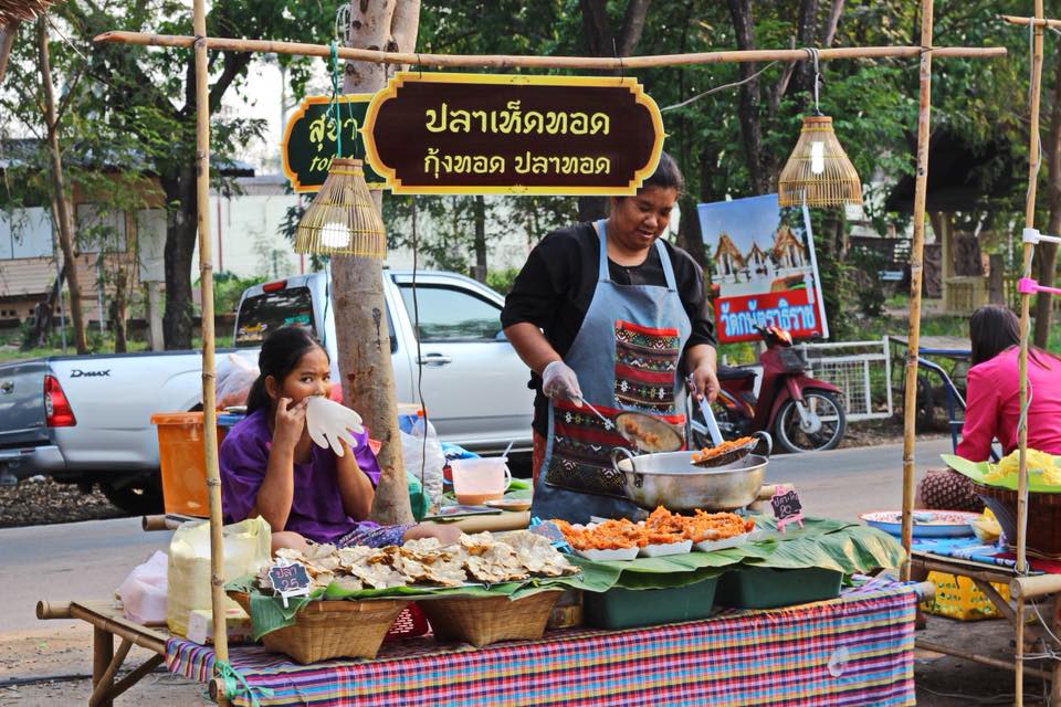 67738_แผงค้าขนมหวาน.jpg