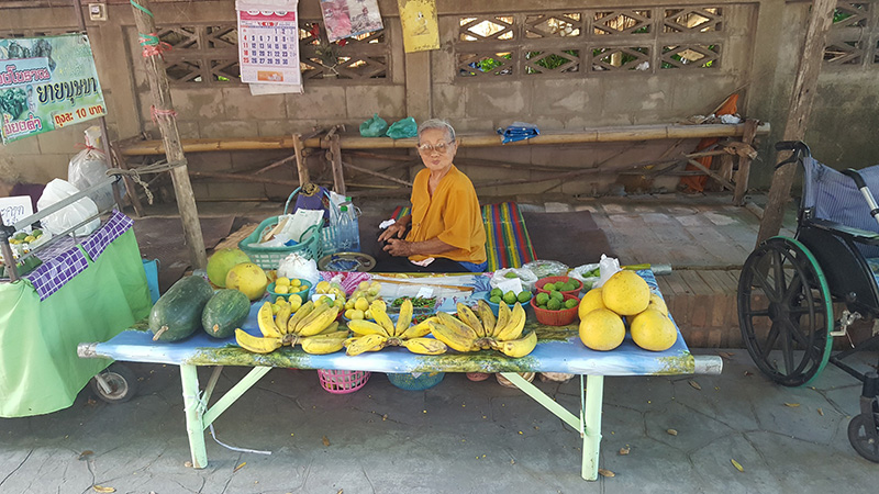 45946_ร้านขายผลไมชาวบ้าน.jpg