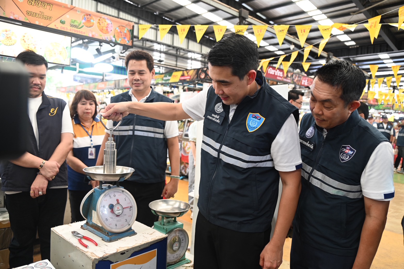 ข่าวเลขที่ 15/2569 DIT เดินหน้าลดค่าครองชีพช่วงกินเจ ‘อิ่มบุญ แบบสบายกระเป๋า’ พร้อมขานรับคนละครึ่งพลัส กระตุ้นเศรษฐกิจฐานราก (22 ตุลาคม 2568)