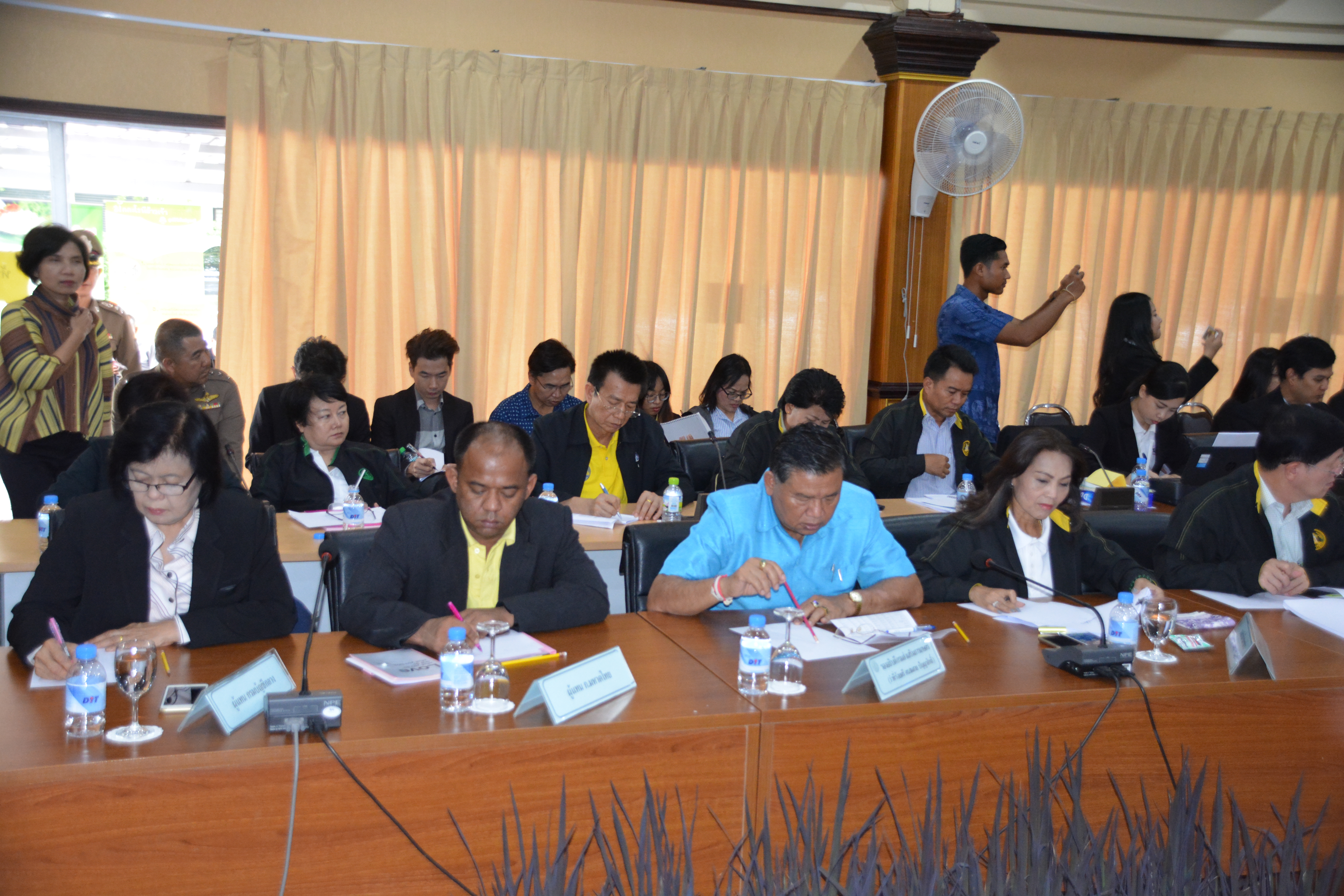 การประชุมหารือการดำเนินการประกันรายได้เกษตรกรผู้ปลูกข้าว