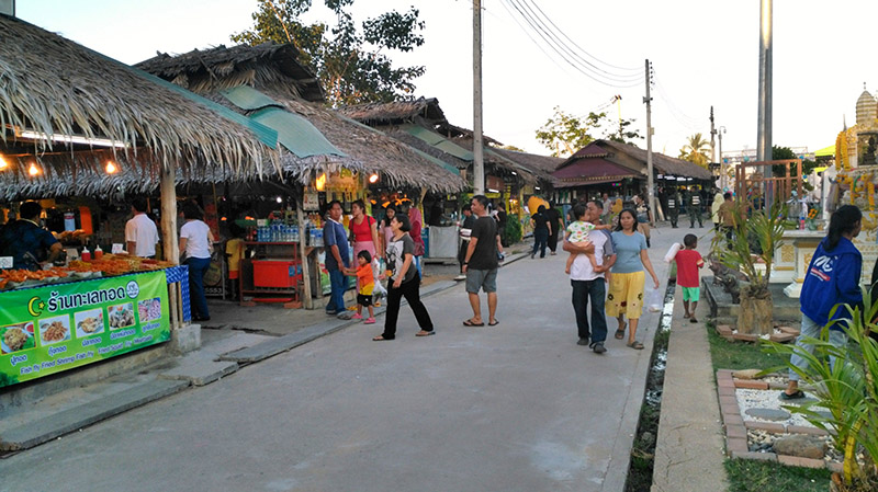 45304_บริเวณด้านบนตลาด.jpg