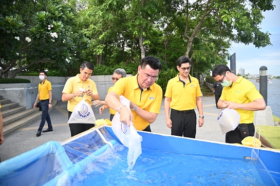 กรมการค้าภายใน จัดกิจกรรมจิตอาสา  ปล่อยพันธุ์ปลาคืนชีวิตสู่แม่น้ำเจ้าพระยา