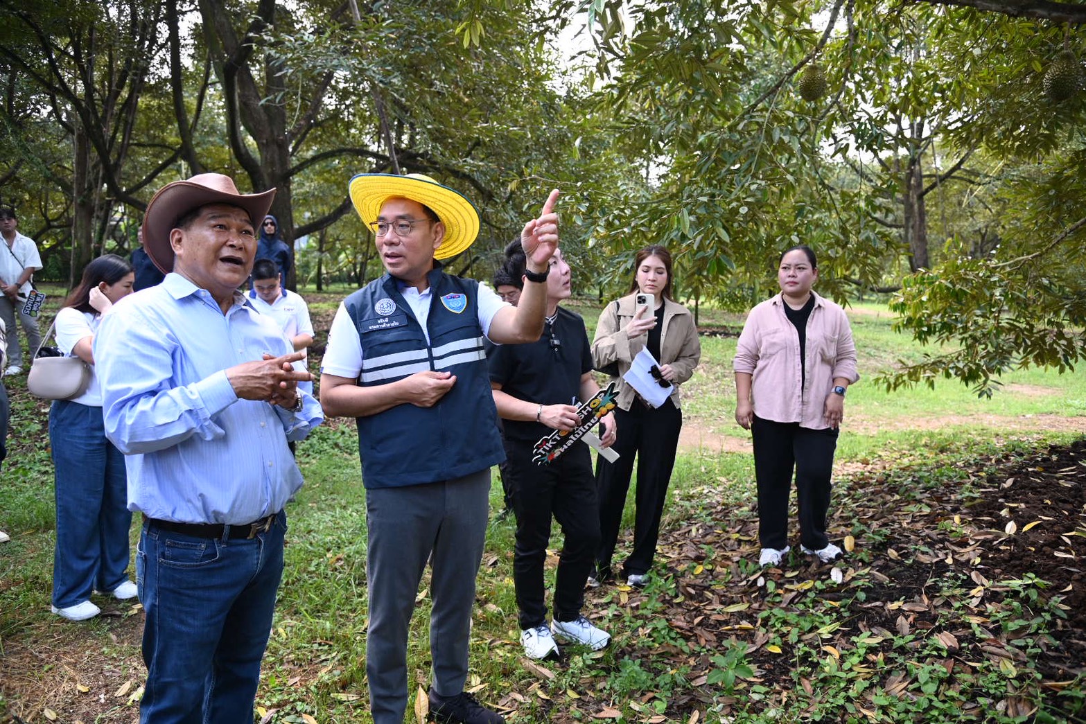 DIT ลุย...จันทบุรี นำคณะ Tiktok Thailand  เยี่ยมชมการผลิตทุเรียนคุณภาพ  MOU เชื่อมโยงสับปะรดตราดสีทอง  ประชุมหารือแนวทางการควบคุมคุณภาพผลไม้ภาคตะวันออก