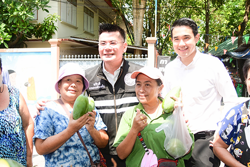 พาณิชย์นำ "มะม่วงแฟนซี" มากระจายผ่านรถโมบาย @ตลิ่งชัน