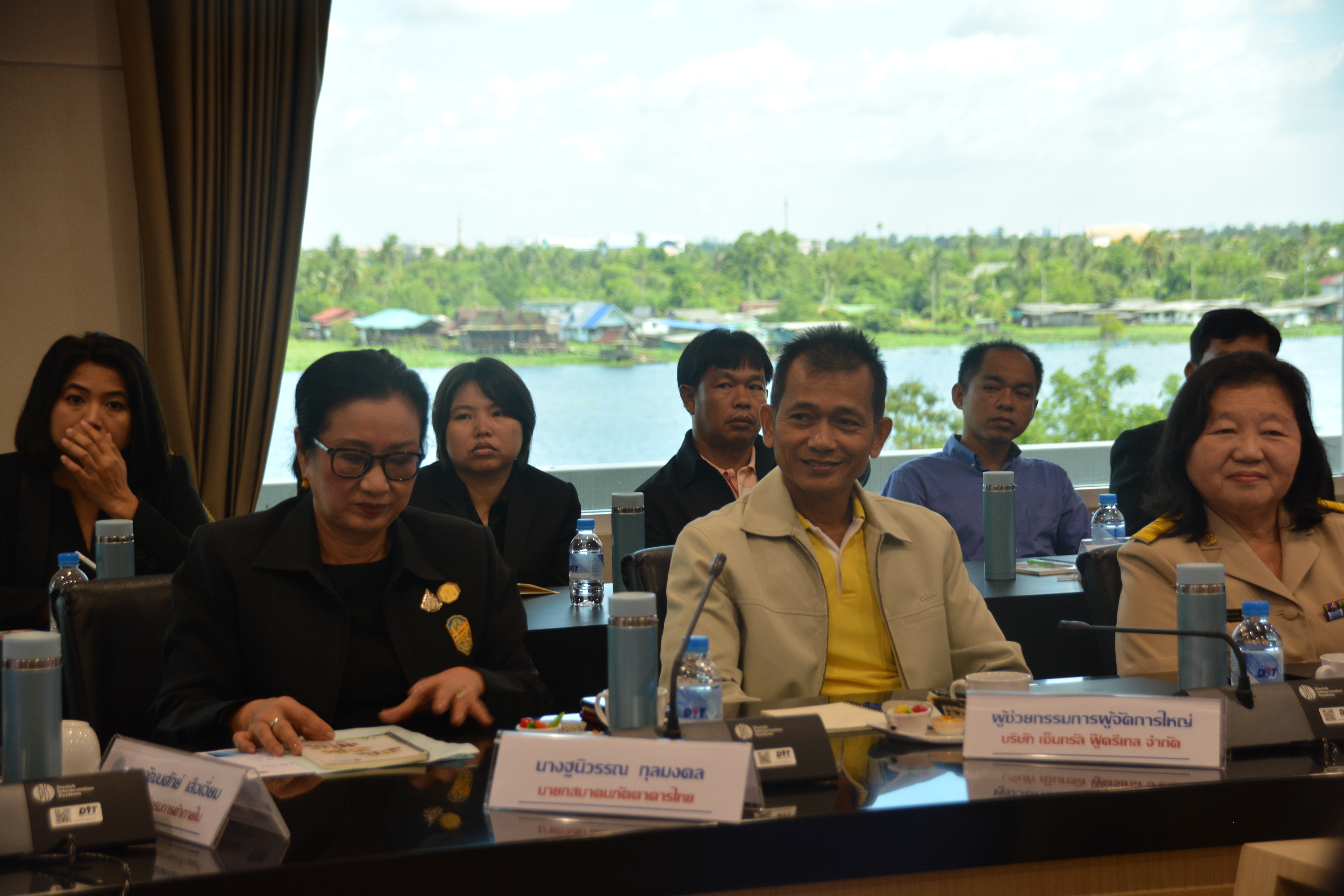 อธิบดีประชุมการตรวจประเมินรางวัลเลิศรัฐ 