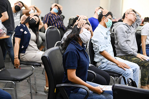 โรงเรียนวันเสาร์ นวดกดจุด ลดปัญหา Office Syndrome