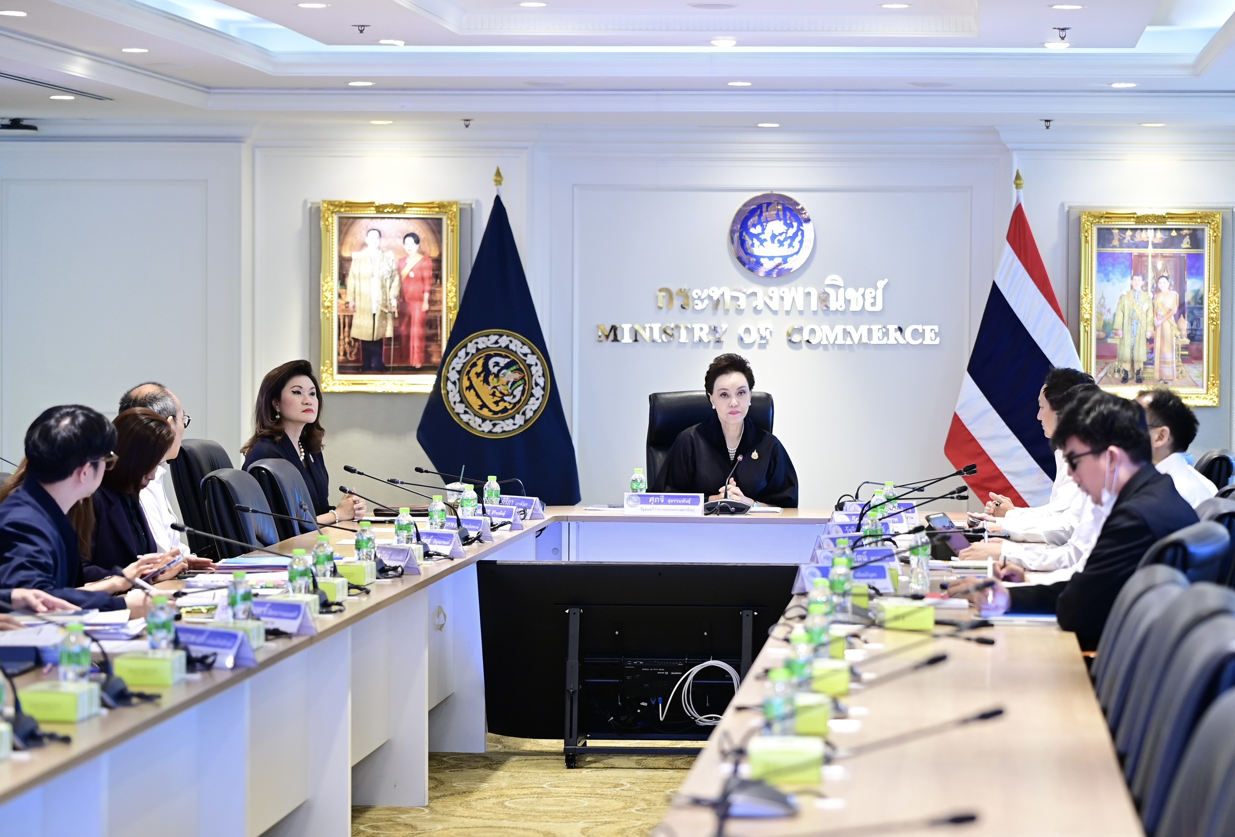 ข่าวเลขที่ 102/2569 พาณิชย์-พลังงาน-คลัง ผนึกกำลังดูแลประชาชน รับมือราคาน้ำมันผันผวน เร่งลดผลกระทบค่าครองชีพอย่างใกล้ชิด (1 เมษายน 2569)