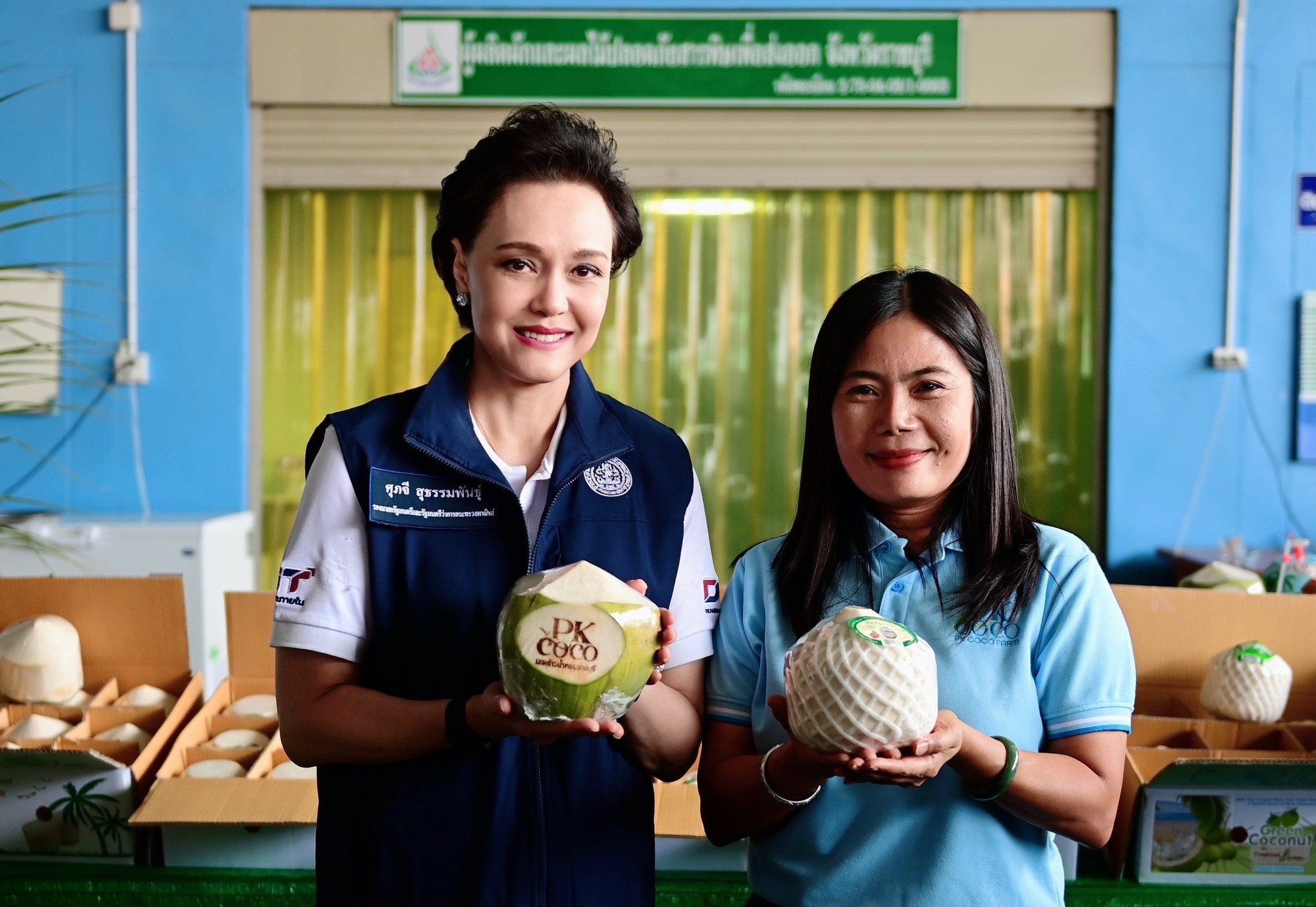 ข่าวเลขที่ 178/2569 พาณิชย์ลงพื้นที่เยี่ยมชมวิสาหกิจชุมชนต้นแบบผู้ผลิตมะพร้าวน้ำหอมคุณภาพ ติดตามระบบการจัดการผลผลิตพรีเมียม เพื่อเตรียมความพร้อมสู่ล้งชุมชนต้นแบบ (5 กรกฎาคม 2569)